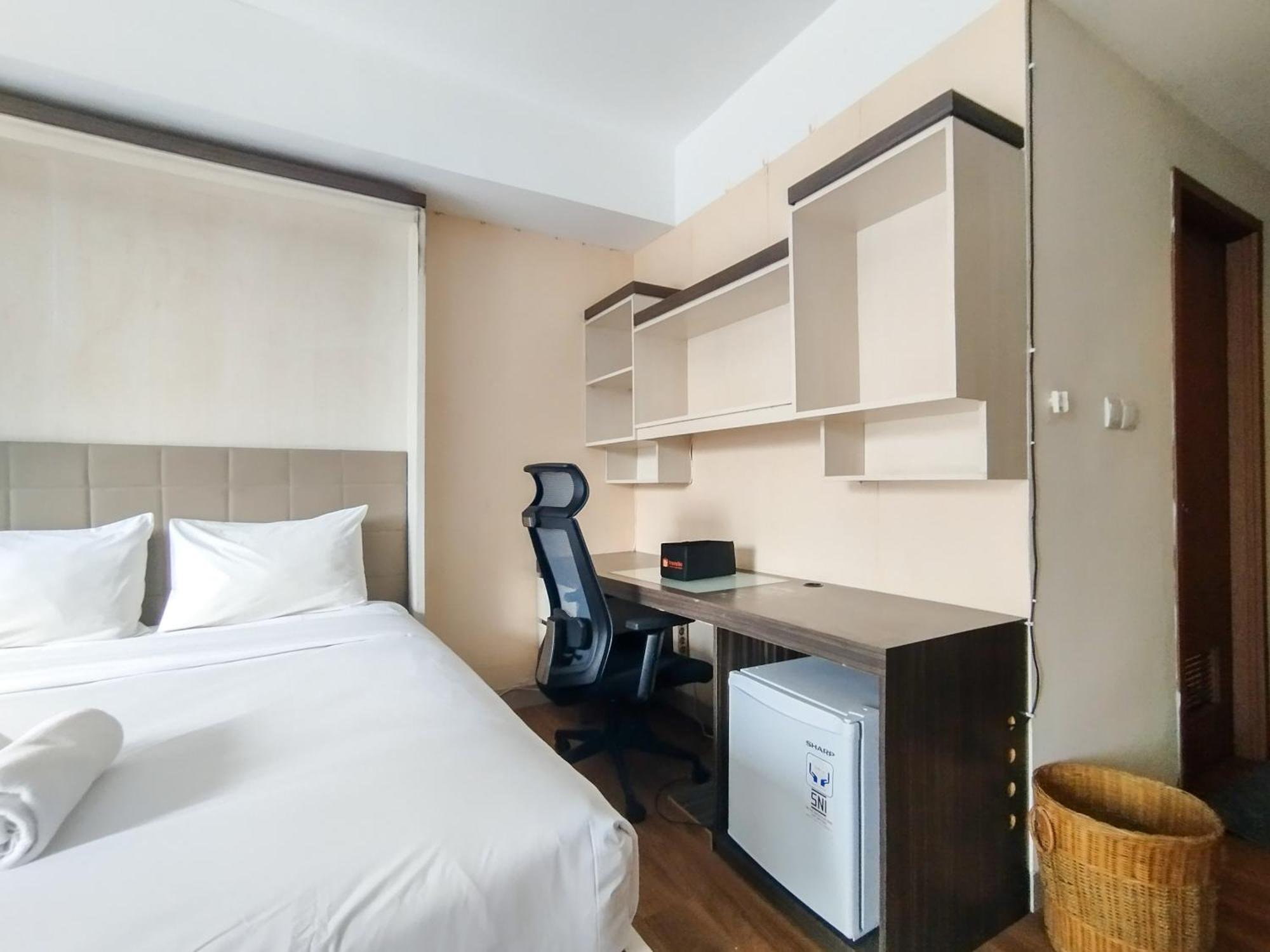Simply And Comfy Studio Room Apartment Beverly Dago By Travelio Bandung Exterior foto